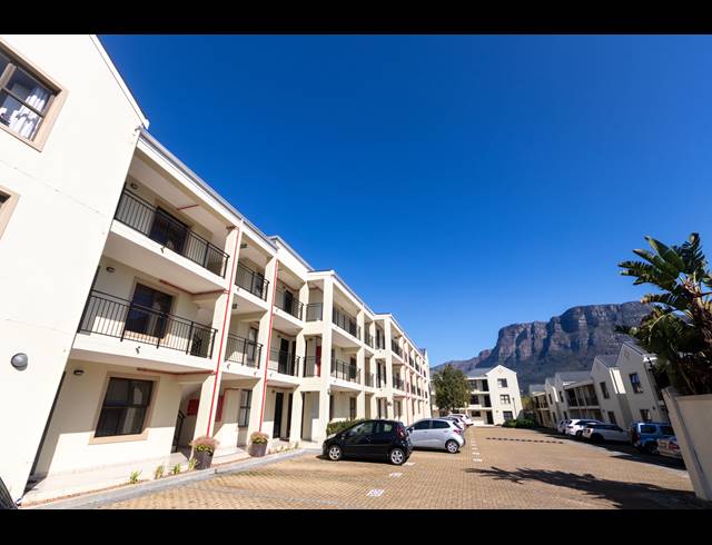 1 BEDROOM APARTMENT TO LET IN RONDEBOSCH VILLAGE